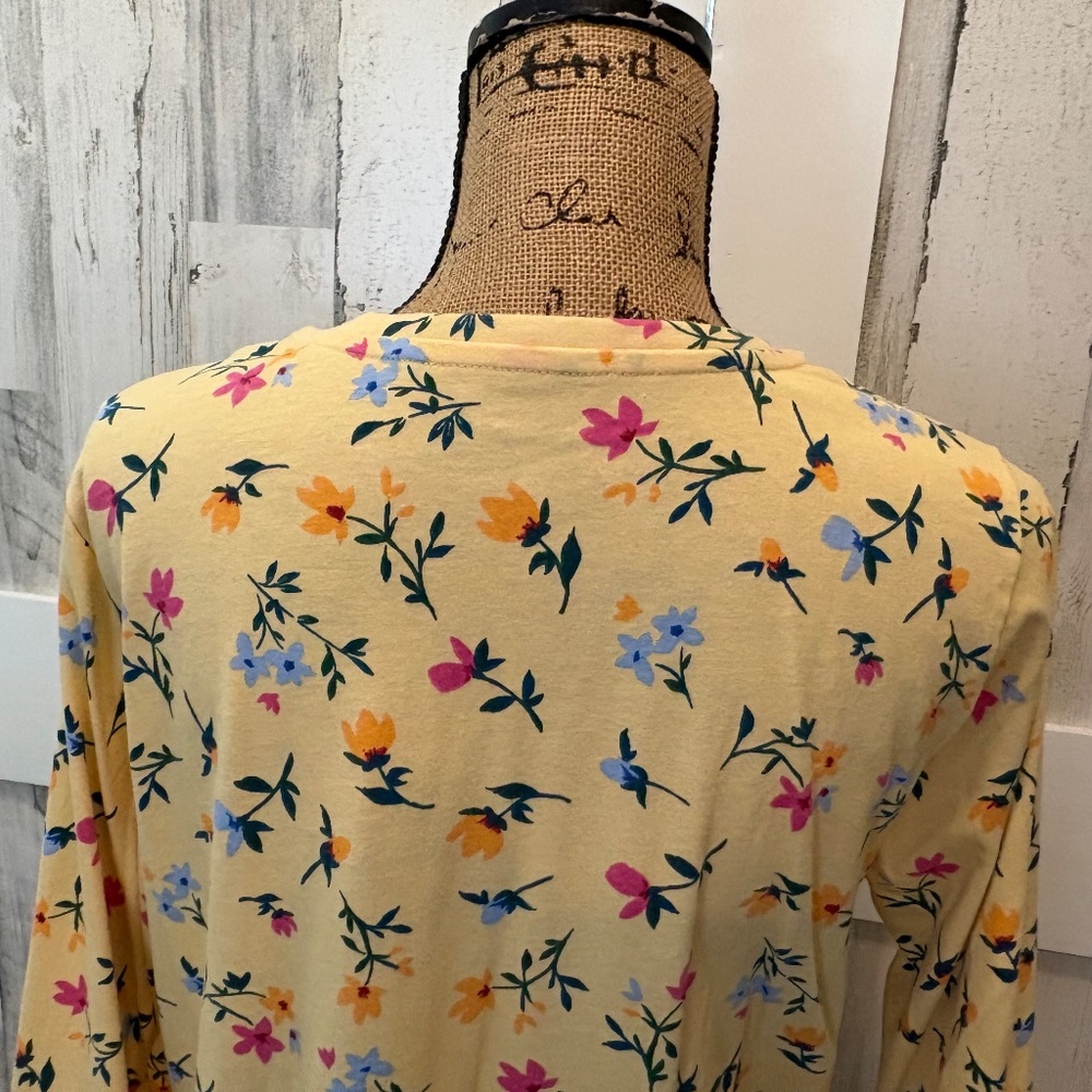 Woman Within Yellow Floral Top - Picture 6 of 9